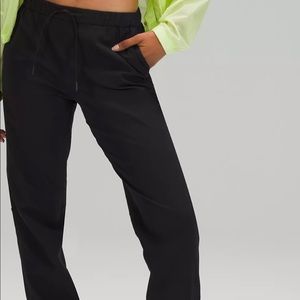 Lululemon jogger pants size 6
